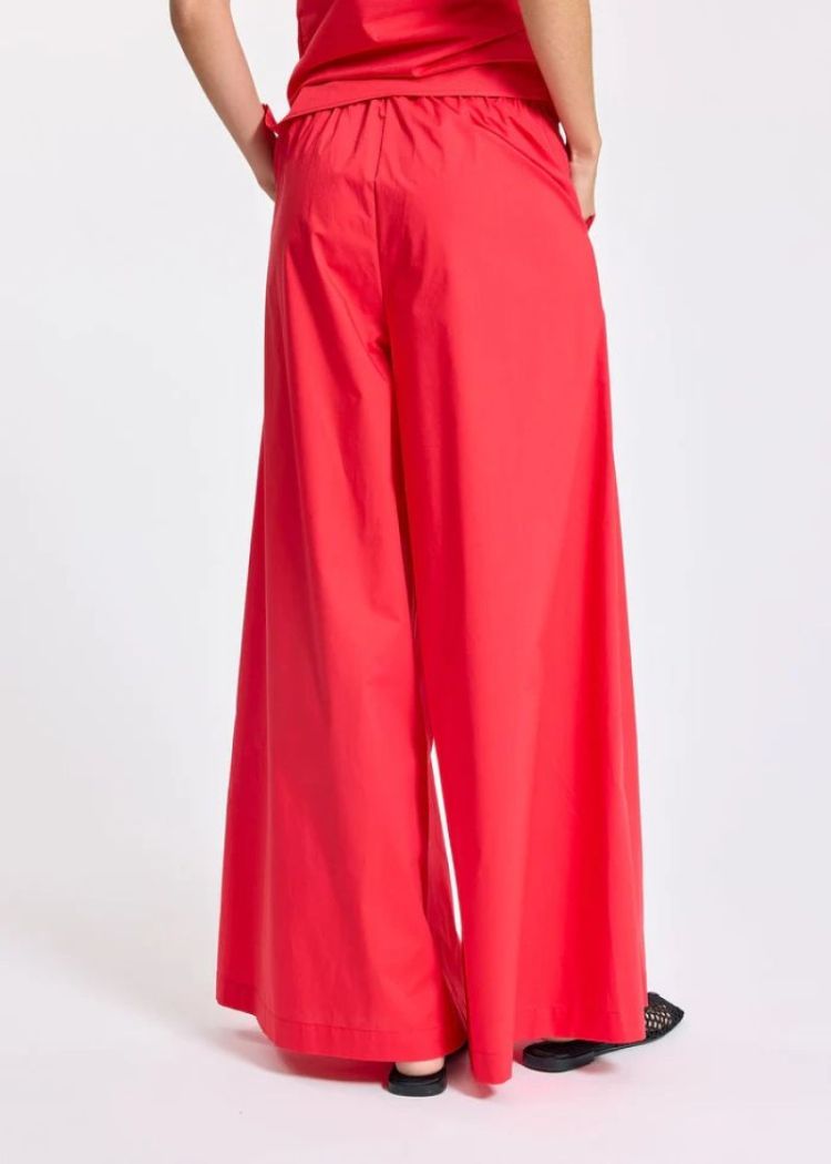 LORA RED