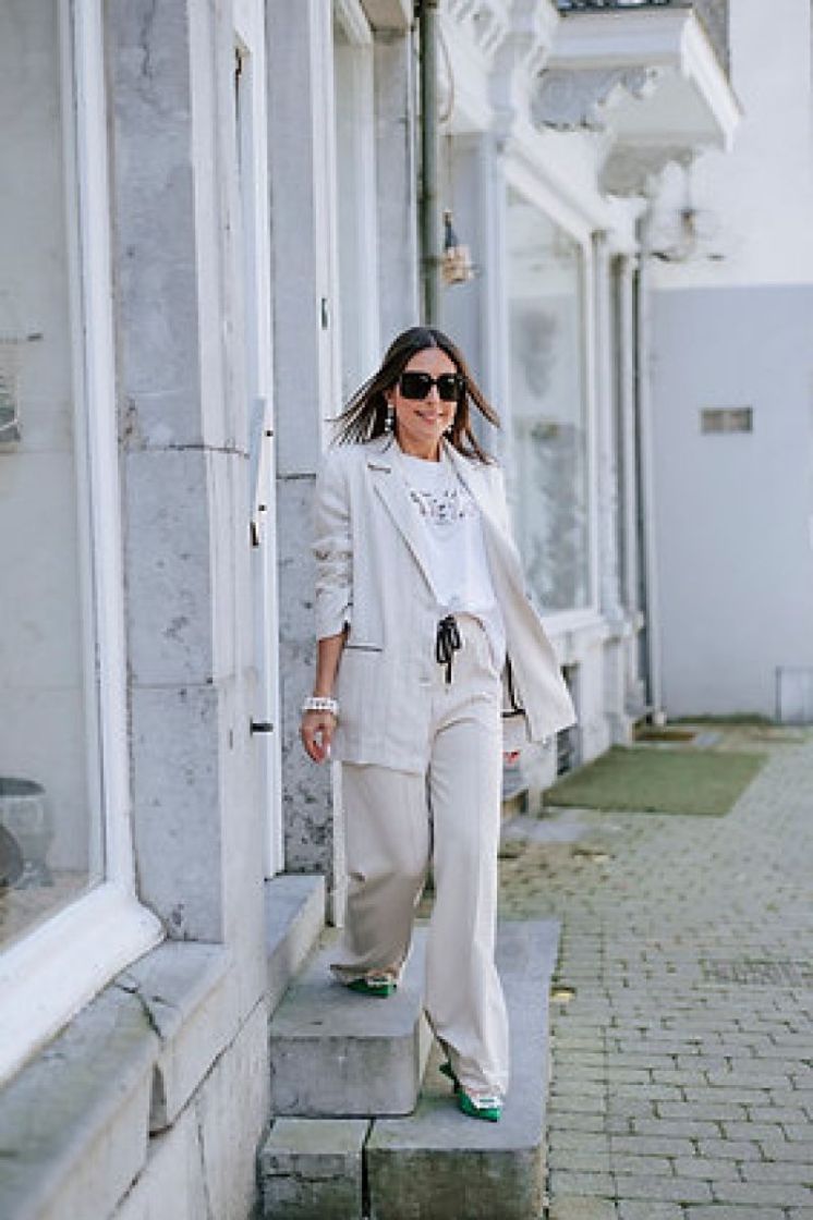 JOG V10 109A CREME 