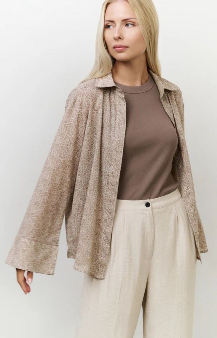 GREYISH BROWN GREYISH BROWN