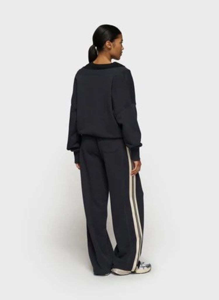 VNECK DOUBLE SWEATER DARK NAVY