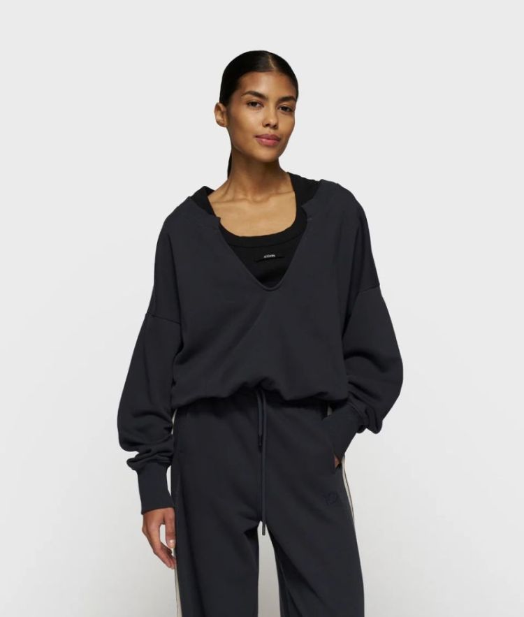 VNECK DOUBLE SWEATER DARK NAVY