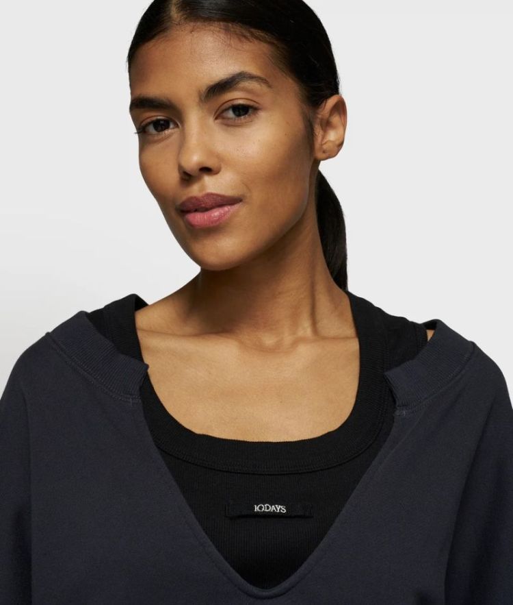 VNECK DOUBLE SWEATER DARK NAVY