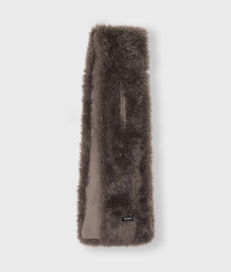 FURRY SCARF MOONROCK