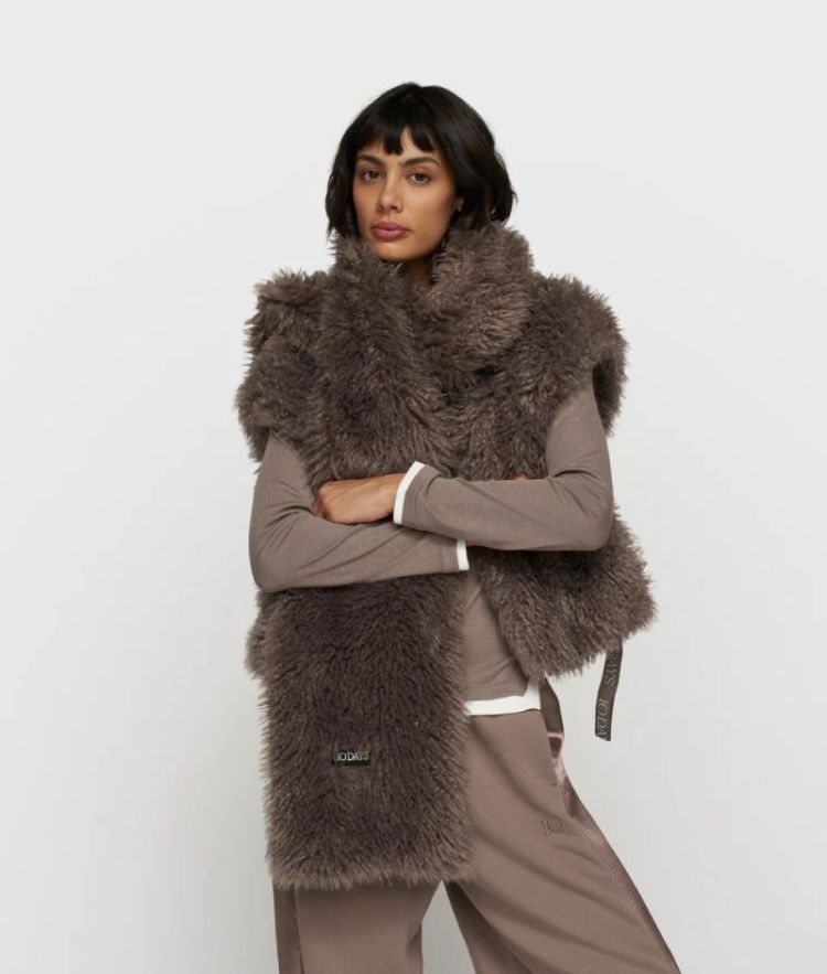 FURRY SCARF MOONROCK