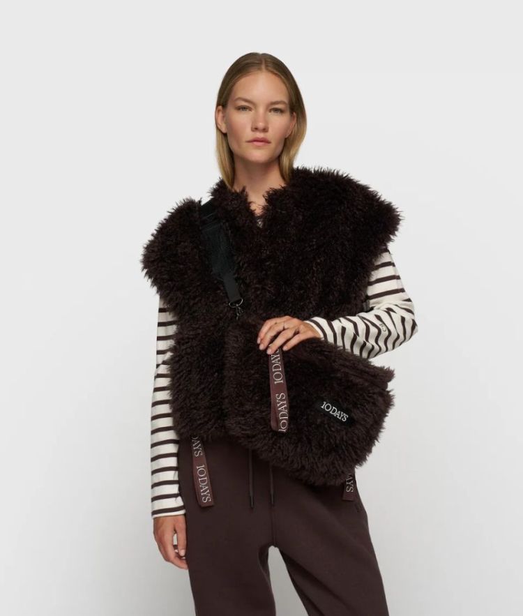 HAIRY CROSS BODY BAG DEEP WINE