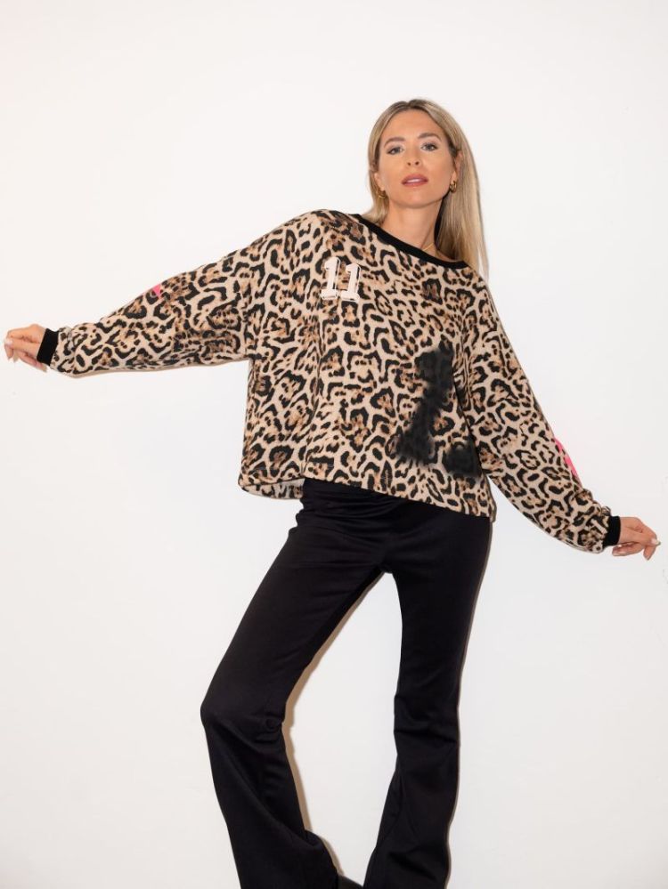 S52-546 LEOPARD